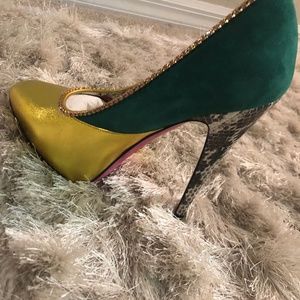 New Gucci Leather Peachy Pump* never worn   size 39